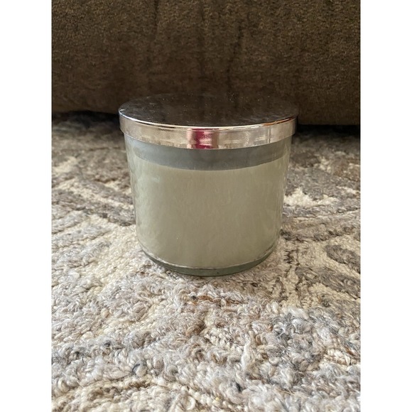 1 Bath & Body Works FRESH BALSAM Large Scented 3-Wick Candle 14.5 oz - Picture 3 of 5